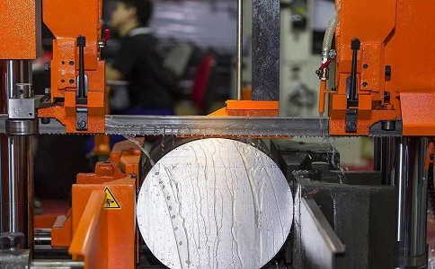 樊城立式金属带锯床切削出现跑带故障解决方法！